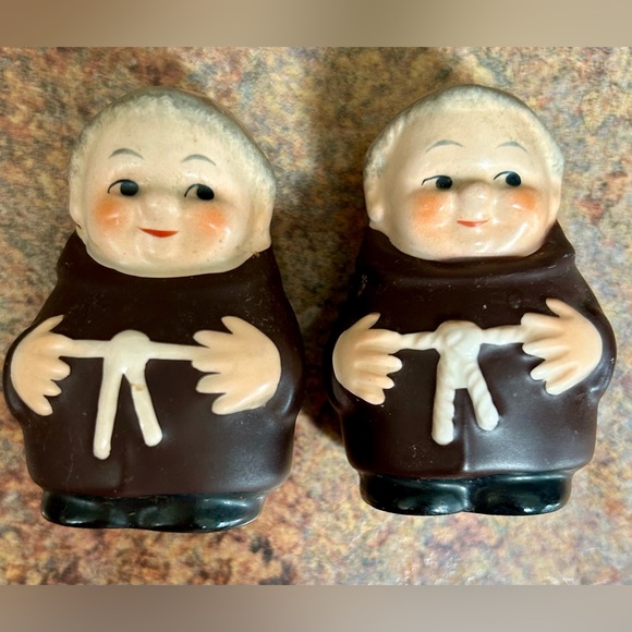 Goebel Hummel Friar Tuck salt and pepper shakers. Germany 1950's. Excellent Cond - Picture 1 of 7